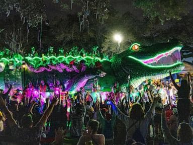  New Orleans closes out Mardi Gras with color and style in photos