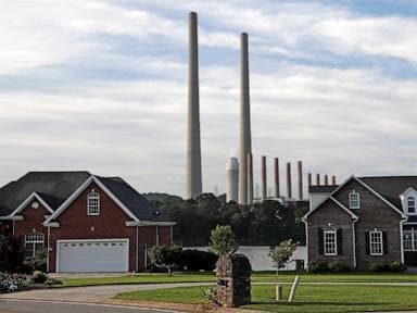  US's largest public utility says it now doesn't want to close two coal-fired plants