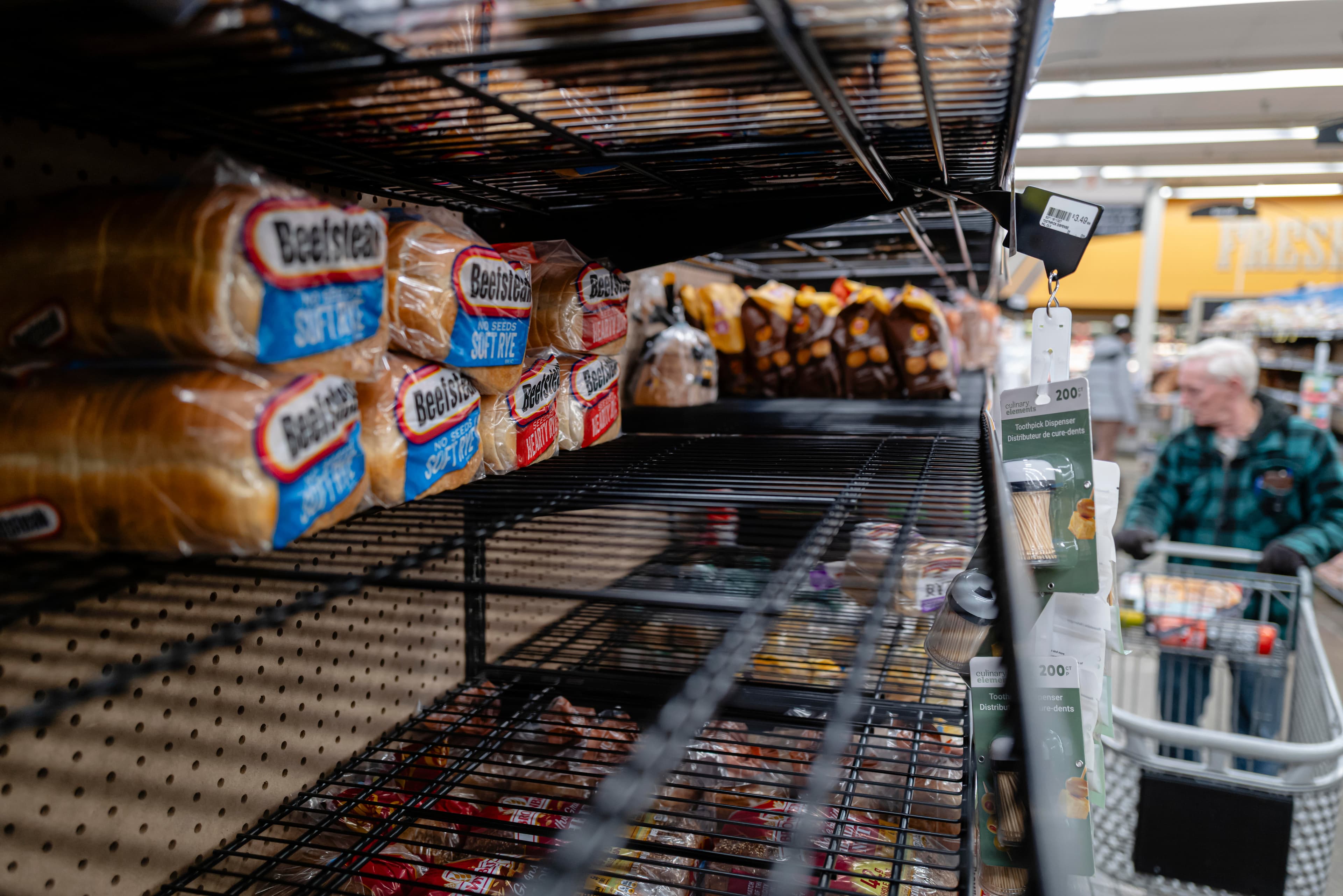 CPI rose at an annual rate of 2.4% in January, cooler than expected