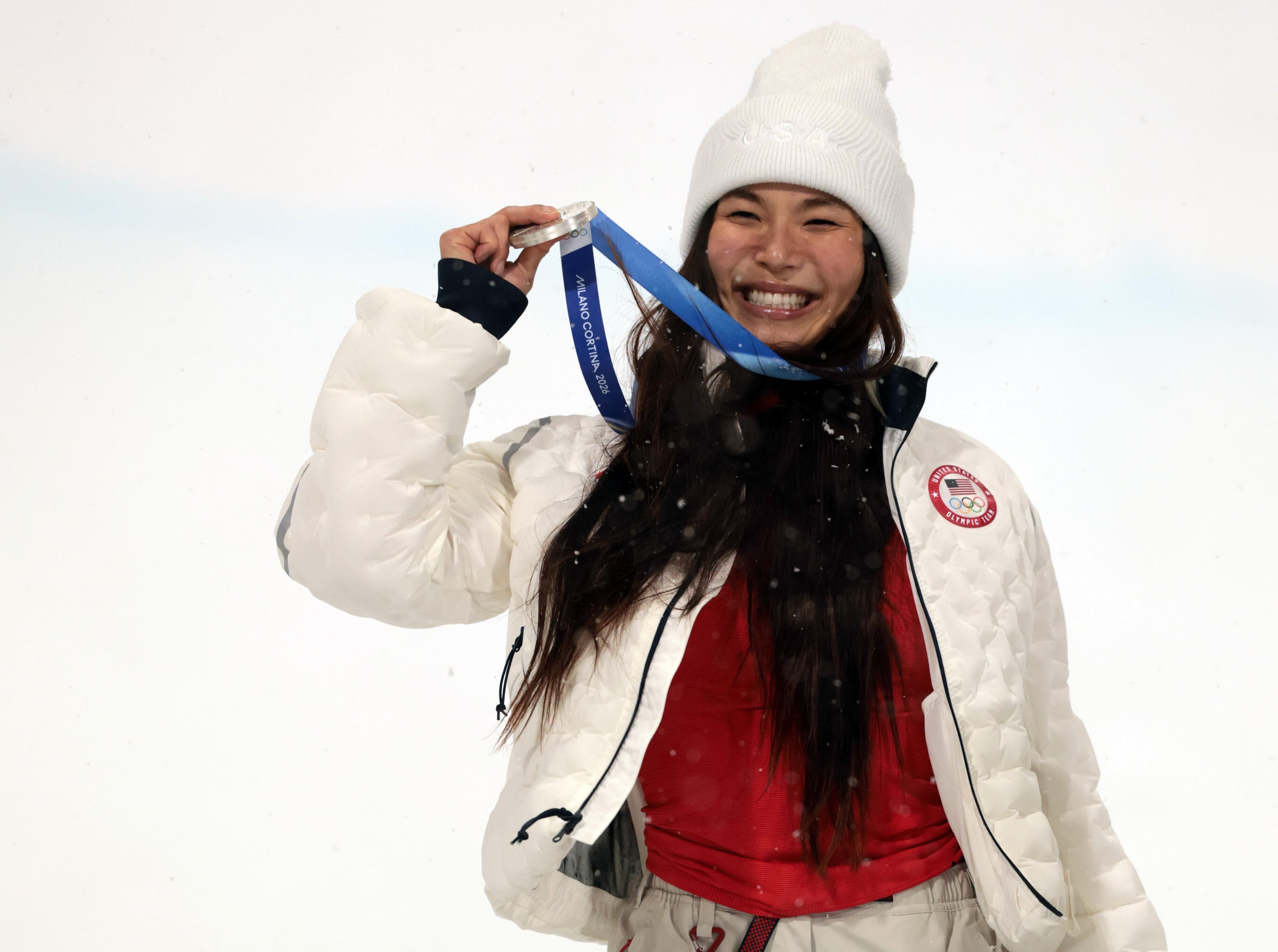 American Chloe Kim wins silver in women's halfpipe, misses Olympic three-peat