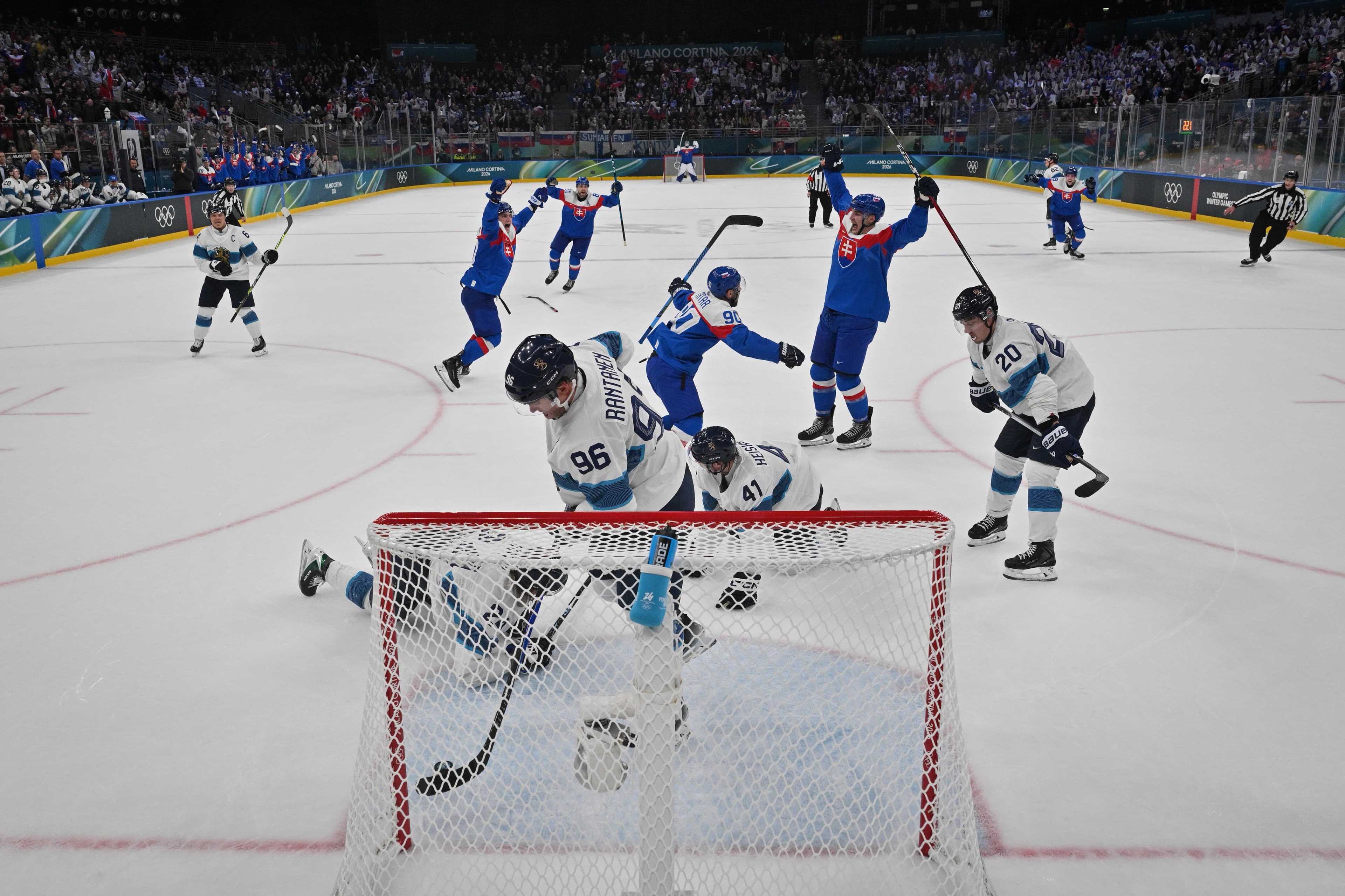 Fugitive arrested after arriving at Olympics to watch hockey